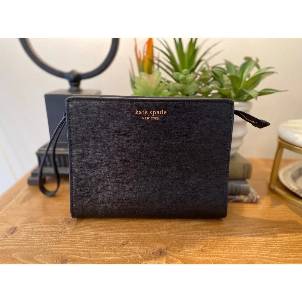 Kate Spade New York Black Saffiano Leather Wristlet Clutch Gold Logo Bag‎